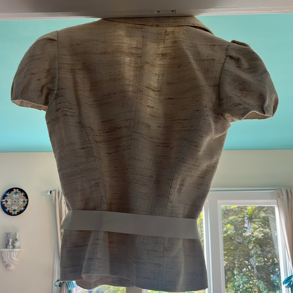 Trina Turk nubby silk short sleeve jacket ornate buttons ribbon belt sz 4 USA - Picture 5 of 6